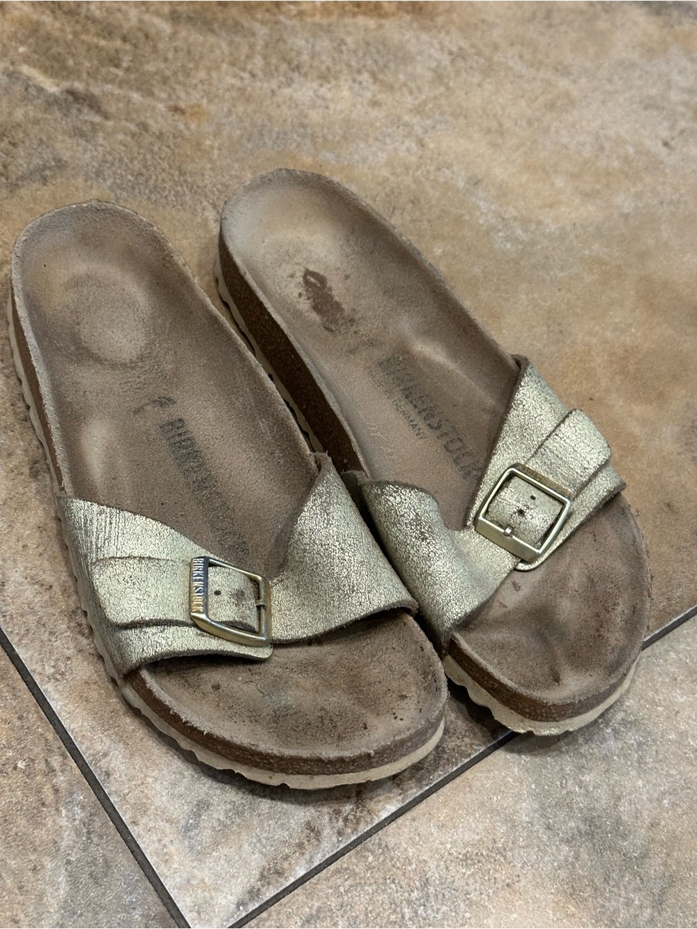 Birkenstock Metallic Gold Single-Band Buckle Slides